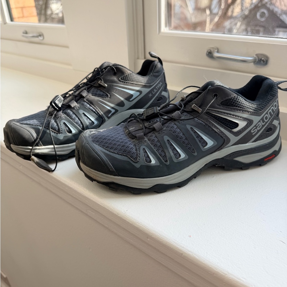 Salomon Unisex Black Trail Running Shoes: Mens 7/ Womens 9